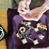 遺品整理業の独立・開業する方法や手順を徹底解説!成功事例も合わせて紹介